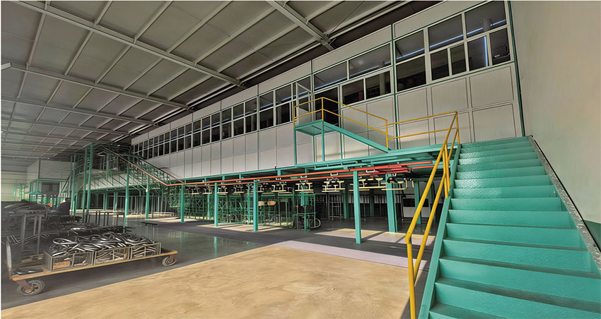 Fully automatic electroplating production line